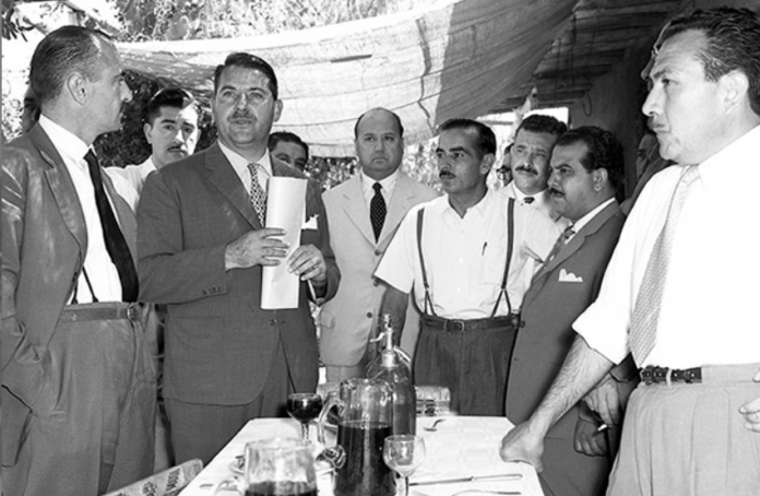 El Gobernador Ueltschi visita el Club Chacras de Coria. Fuente: archivopatrimonial.mendoza.gov.ar