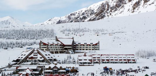 Las Leñas es uno de los centros de esquí más importantes de Argentina con 30 pistas de distintos niveles /larutanatural.gob.ar