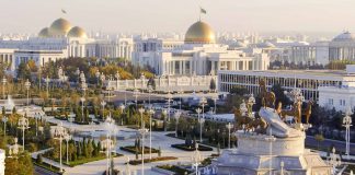 Vista del centro de Asjabad, capital de Turkmenistan. Shutterstock