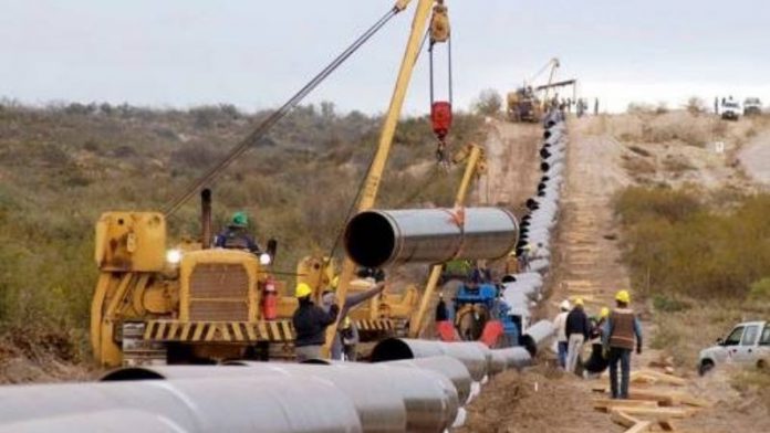 Trabajos en la construcción del gasoducto Presidente Néstor Kirchner que conectará a Vaca Muerta con nuestro sistema productivo. NS