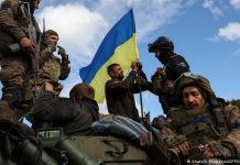Los soldados ucranianos saben que dejar de pelear por su patria es verla desaparecer / Anatoly Stepanov AFP