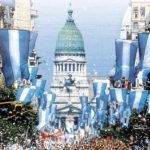 El 30 de octubre de 1983 es recordado como el día que se restauró la democracia en la República Argentina, cuando los ciudadanos del país pudieron volver a depositar sueños, esperanzas e ideales dentro de una urna con su voto y así restaurar un sistema de derecho y valores democráticos. El 10 de diciembre asumió el primer presidente electo en esta nueva etapa, Raúl Alfonsín