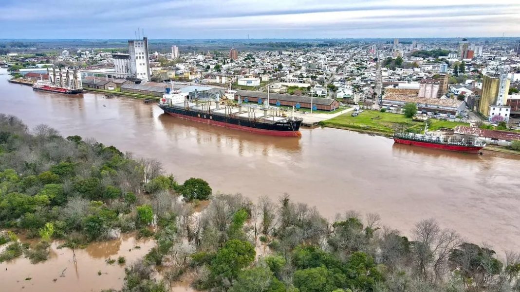 Puerto de la Ciudad de Concepción del Uruguay sobre el río Uruguay